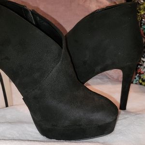 Jessica Simpson NWT Platform Ankle Booties, Black Suede, size 8M